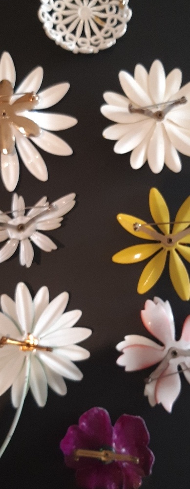 Flower pins